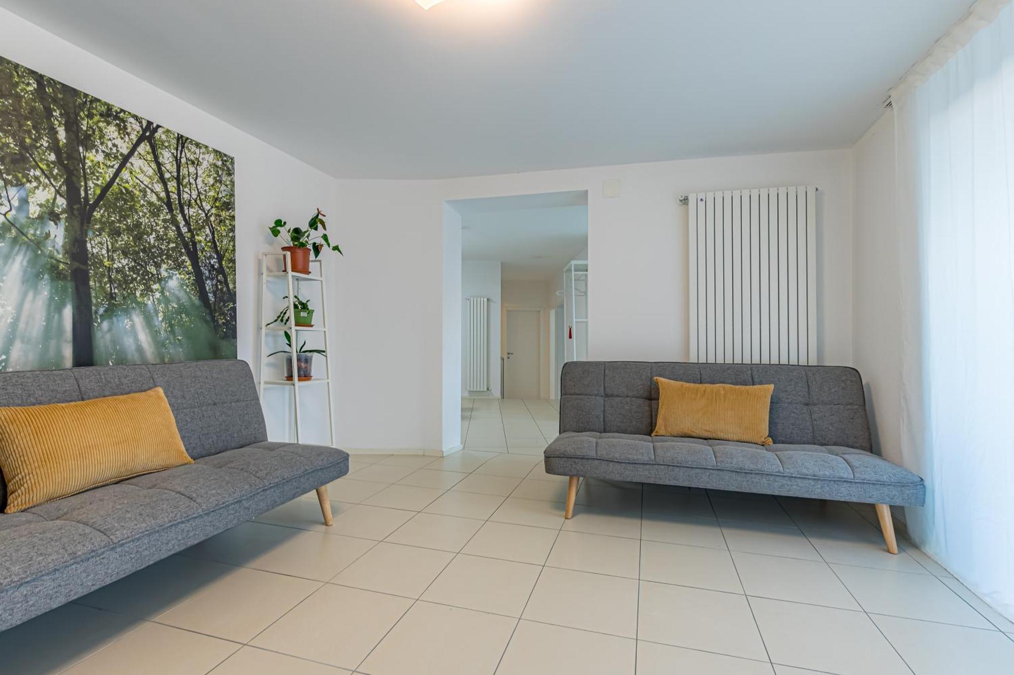 Imperial Of 2 With A View And Garden Behind The Station And 10 Min From The Of