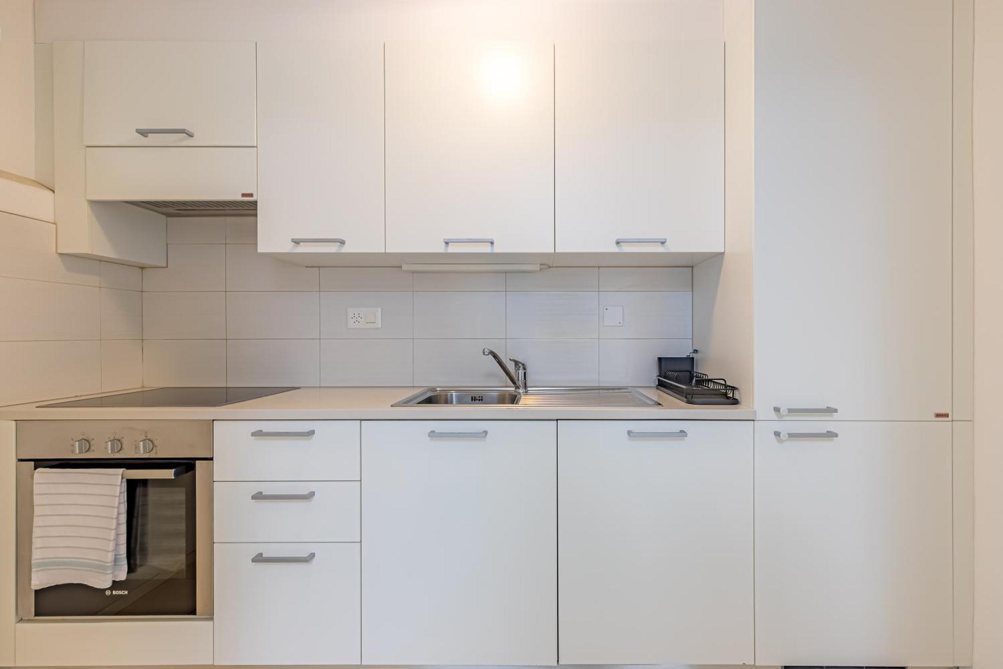 Imperial Of 2 With A View And Garden Behind The Station And 10 Min From The Of Appartamento Lugano